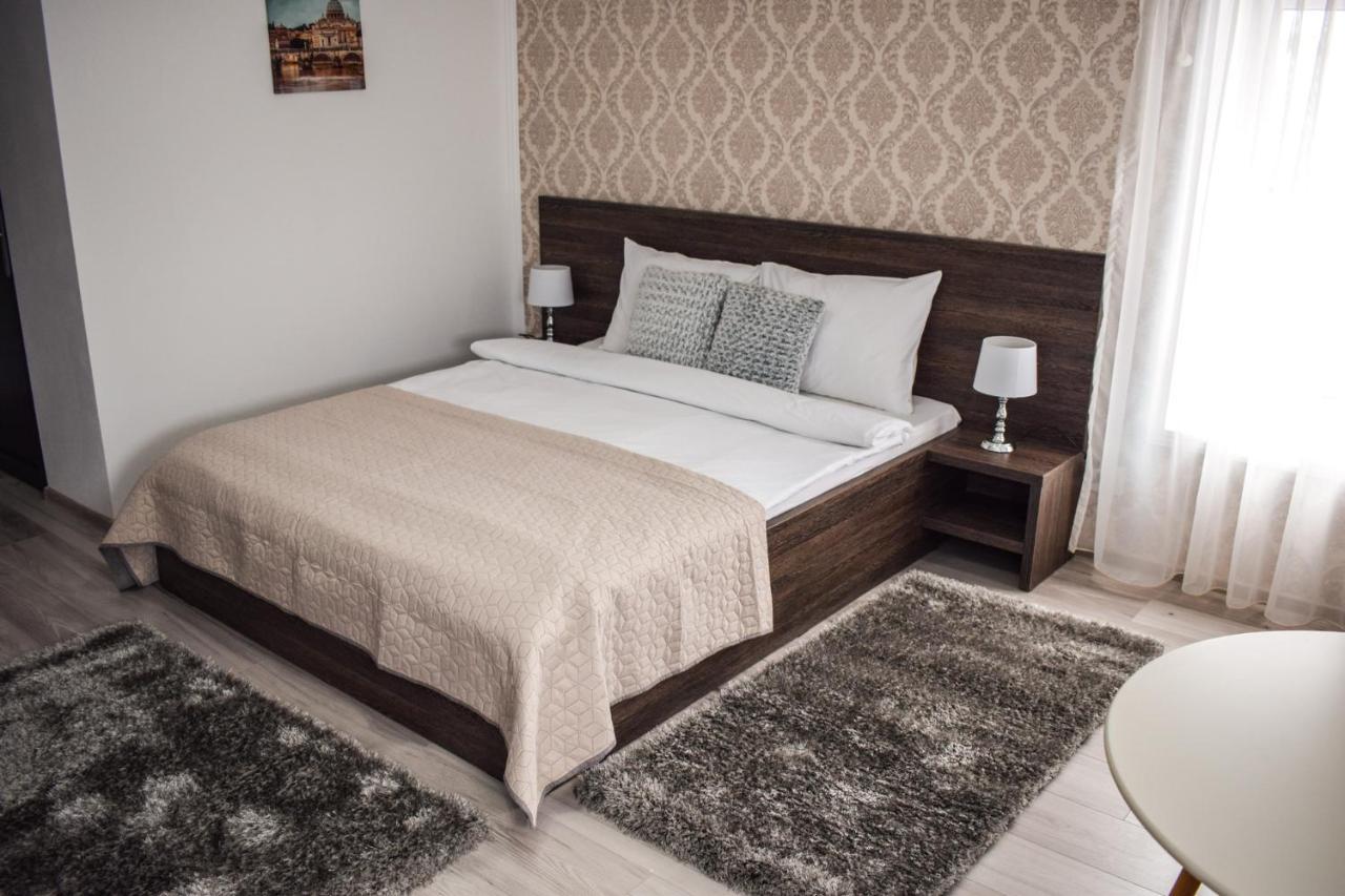 B House Rooms Iasi Extérieur photo