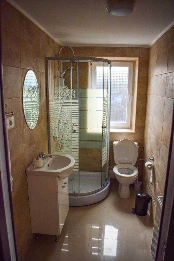 B House Rooms Iasi Extérieur photo
