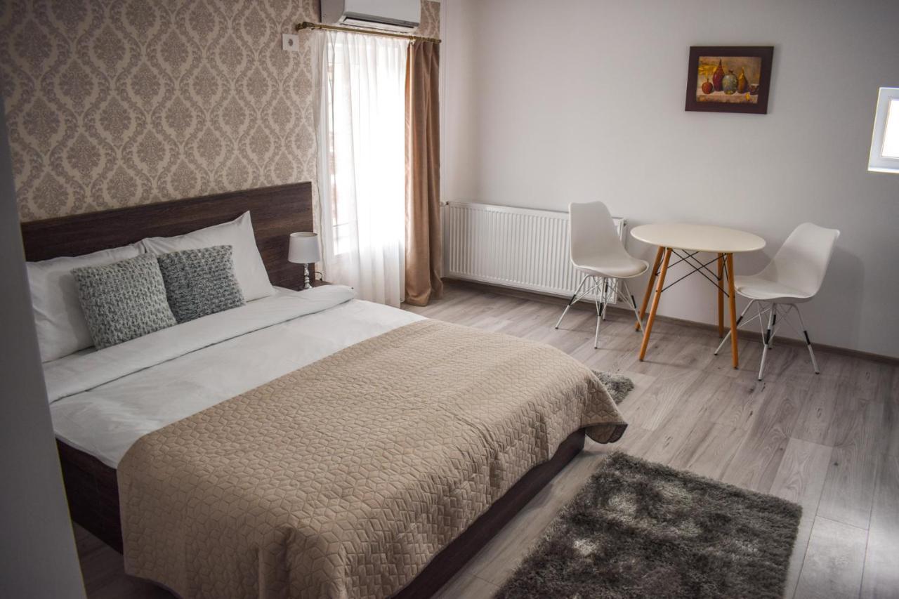 B House Rooms Iasi Extérieur photo