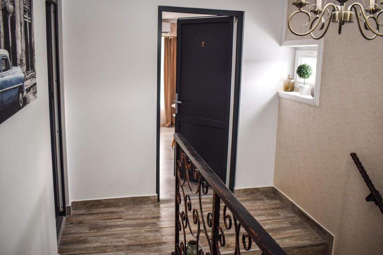 B House Rooms Iasi Extérieur photo